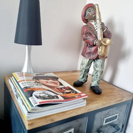 Sweet Nina Jazz Pour 5 Voyageurs, Situe A La Place De La Republique, Avec Parking Et Lit Queen Size