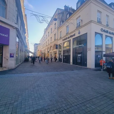 Sweet Nina Jazz Pour 5 Voyageurs, Situe A La Place De La Republique, Avec Parking Et Lit Queen Size *