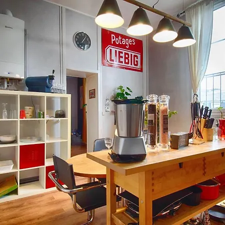 Sweet Nina Jazz Pour 5 Voyageurs, Situe A La Place De La Republique, Avec Parking Et Lit Queen Size * Le Mans