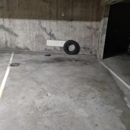 Sweet Nina Jazz Pour 5 Voyageurs, Situe A La Place De La Republique, Avec Parking Et Lit Queen Size * 勒芒