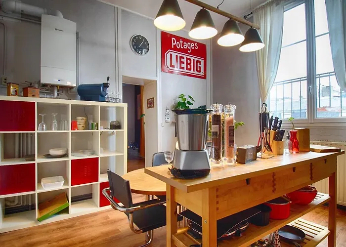 Sweet Nina Jazz Pour 5 Voyageurs, Situe A La Place De La Republique, Avec Parking Et Lit Queen Size * 勒芒