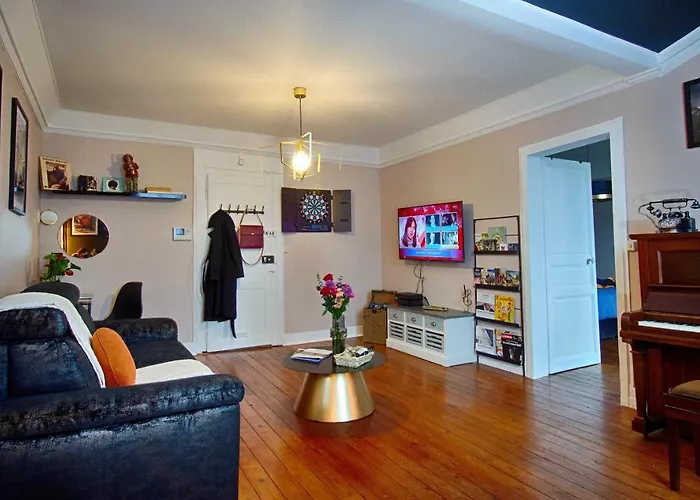 Sweet Nina Jazz Pour 5 Voyageurs, Situe A La Place De La Republique, Avec Parking Et Lit Queen Size 公寓 勒芒